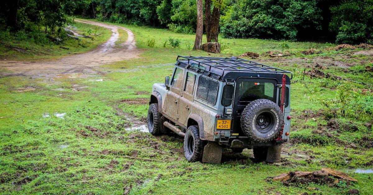 Rodzinny off‑road 4x4: gdzie w Polsce wyruszyć terenówką na bezpieczną i legalną przygodę?