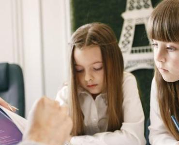 Dwujęzyczność od kołyski: jak zamienić codzienne chwile w naukę angielskiego