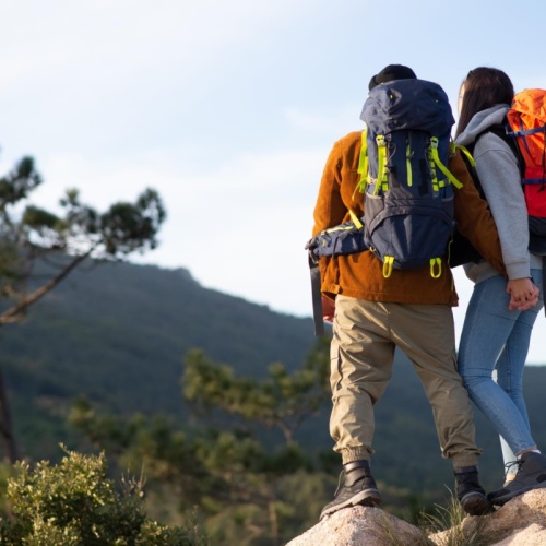 Jak dobrać odzież trekkingową dla całej rodziny? Praktyczny poradnik