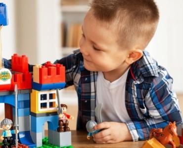 Matematyka na wyciągnięcie klocka: jak LEGO zamienia liczby w zabawę